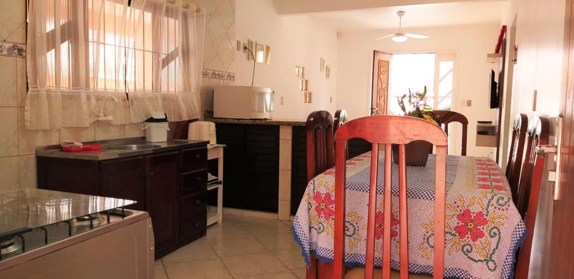 فيلا Casa 02 Dorm Na Rua Salmao بومبينهاس المظهر الخارجي الصورة